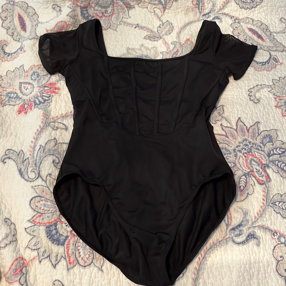 NWOT Capped-sleeved leotard